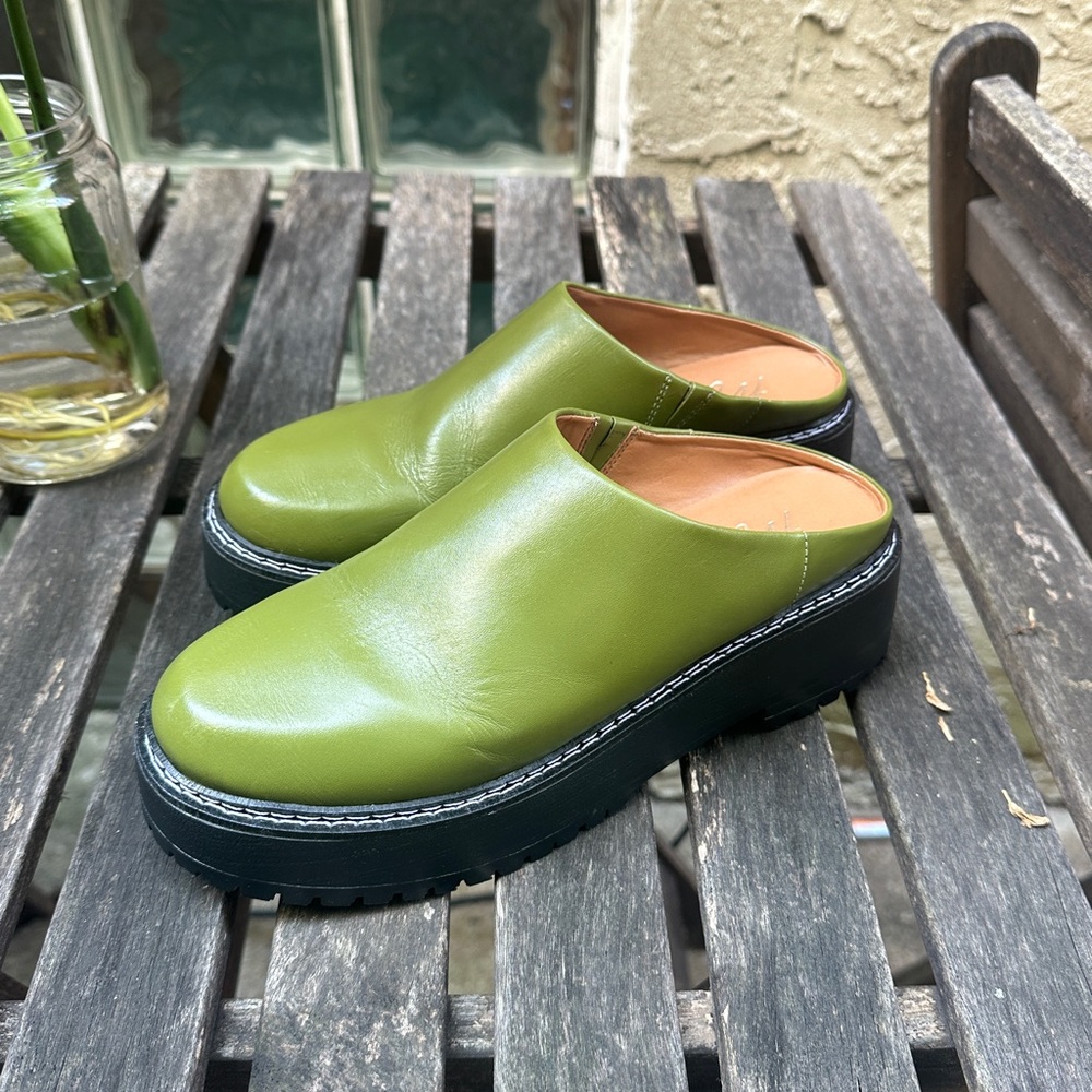 Lisa Says Gah! x Matisse size 7 Lena Platform Mules in Olive